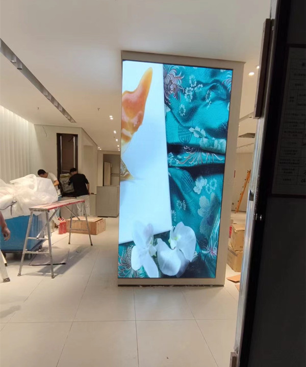 梅里斯商场门店转角LED显示屏